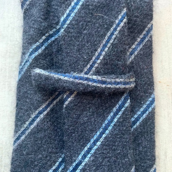 Krizia Uomo SOFT Cashmere Blend Striped Tie - Picture 5 of 6